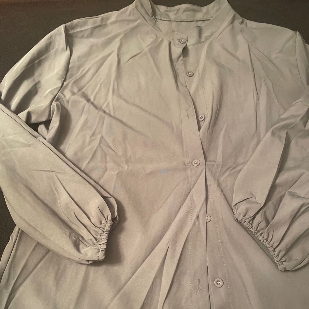 Gray women’s xl button up blouse